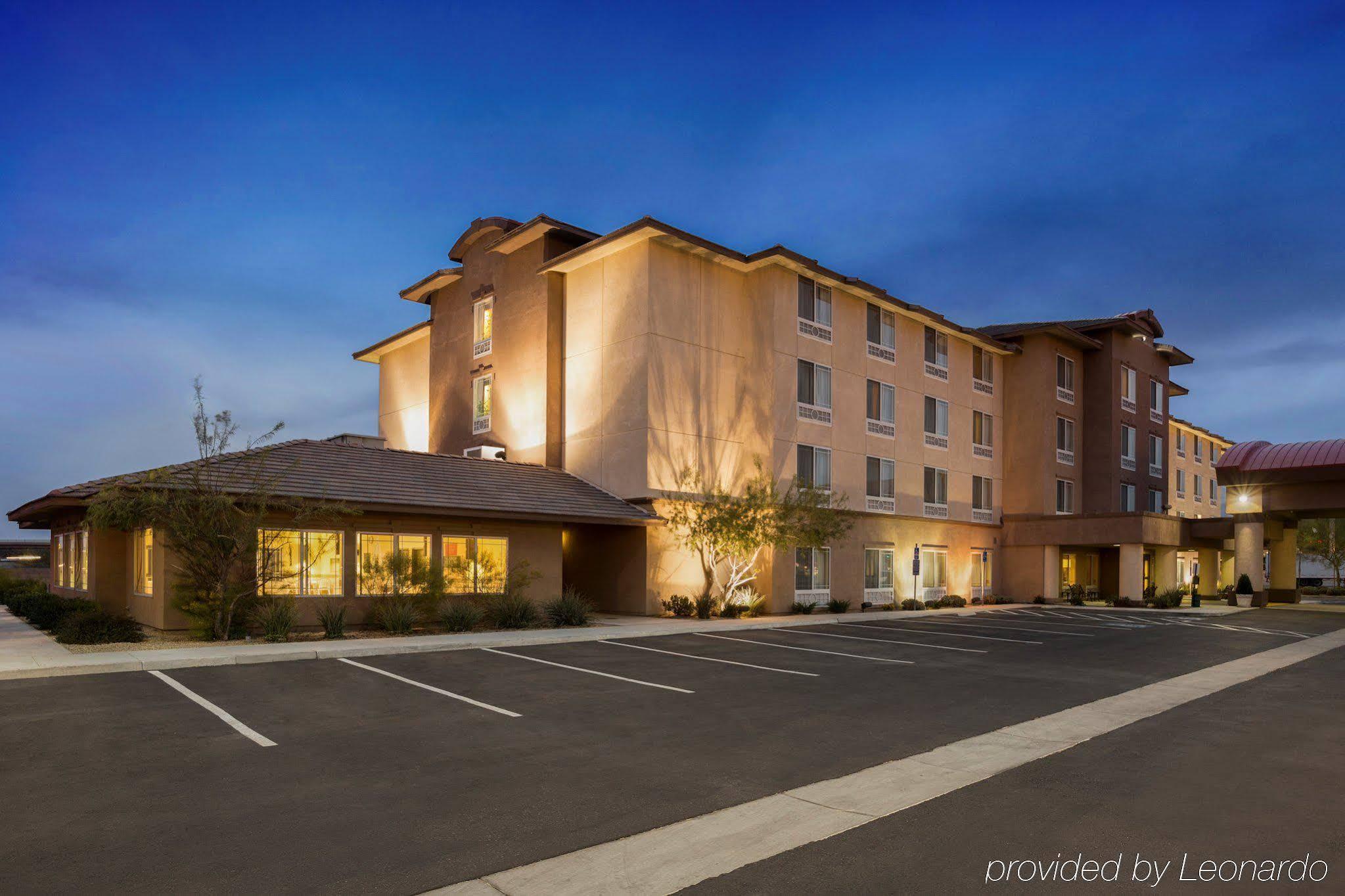 Holiday Inn & Suites - Barstow By Ihg Экстерьер фото